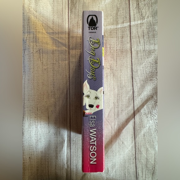 🐬 CLEARANCE ITEM: Dog Days by Elsa Watson Fictional Paperback 344 pages - Picture 5 of 8